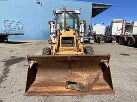 New Holland NH95 Back Hoe - picture2' - Click to enlarge