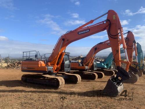 2012 Doosan DX300LC Excavator (Steel Tracked)