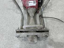 Wacker Neuson Vibrating Screed (Ex Council) - picture2' - Click to enlarge