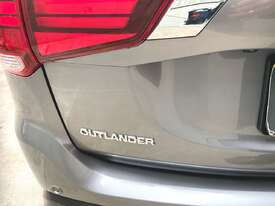 2021 Mitsubishi Outlander ES Petrol - picture2' - Click to enlarge