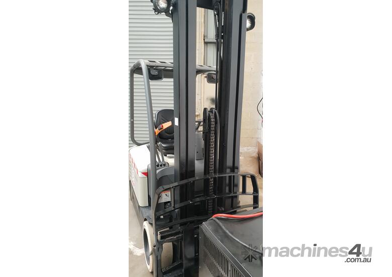 FORKPAC  - CROWN SC4000 COUNTERBALANCE FORKLIFT - Hire
