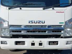 Isuzu NPR400 - picture1' - Click to enlarge