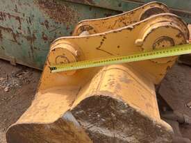 Komatsu Excavator Bucket - picture1' - Click to enlarge