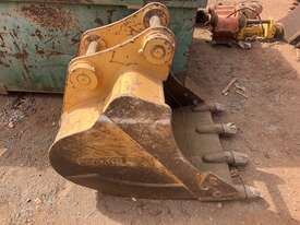 Komatsu Excavator Bucket - picture2' - Click to enlarge