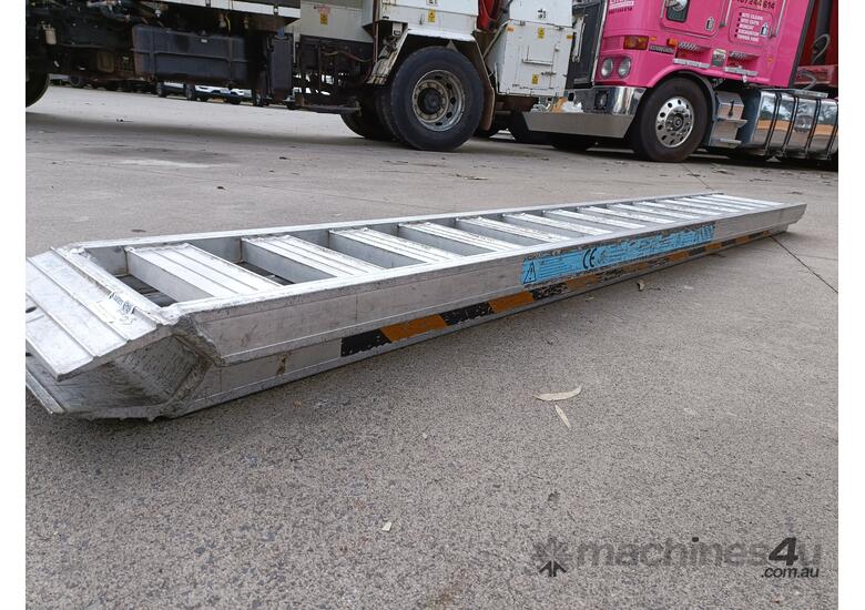 Used Aluminium Loading ramps in , Listed on Machines4u