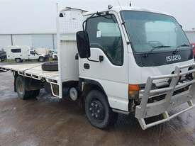 Isuzu NPR300 - picture0' - Click to enlarge