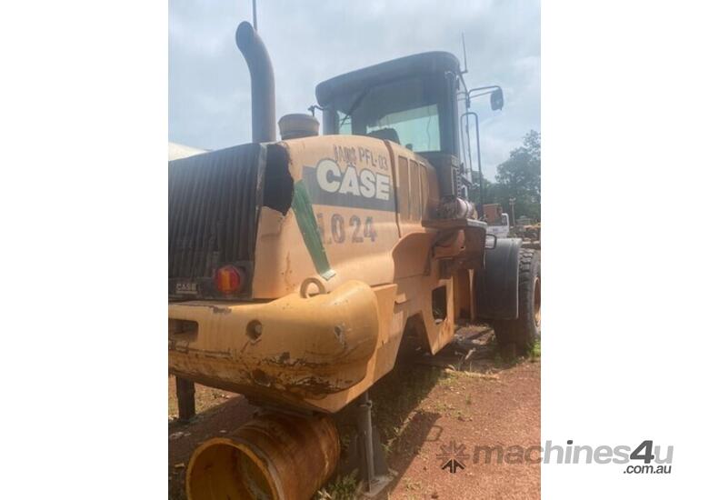 caption 2012 CASE 621E Wheeled Loader