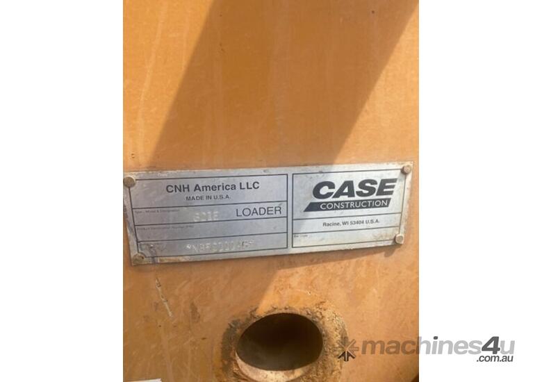 caption 2012 CASE 621E Wheeled Loader