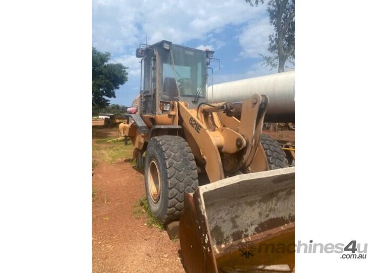 caption 2012 CASE 621E Wheeled Loader