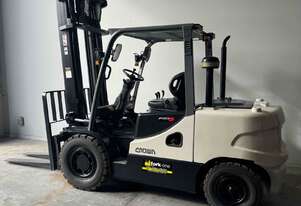 Crown diesel 4.0 tonne forklift