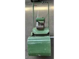 GREENS REEL MOWER - picture0' - Click to enlarge