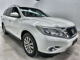 2015 Nissan Pathfinder ST-L Hybrid-Petrol - picture2' - Click to enlarge