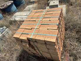 1 Pallet of Bricks - picture0' - Click to enlarge