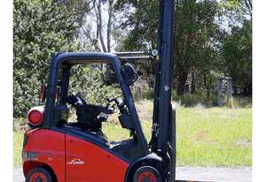 2 Ton 2009 Linde H20 T LPG Forklift Lift height : 5650 mm Side shift