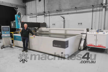PERFORMATEC - Waterjet Cutter (Flow Mach 200 - 1.3m x 1.3m - Reliable Precision)