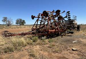 BOURGAULT 9400 AIRSEEDER