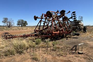 BOURGAULT 9400 AIRSEEDER