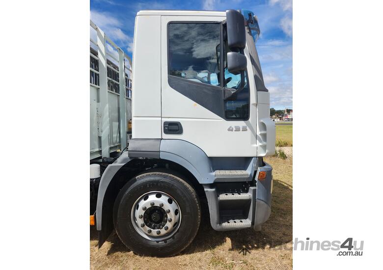 Iveco Stralis 435 Automatic 8x4 Traytop with Tailgate Loader Truck.