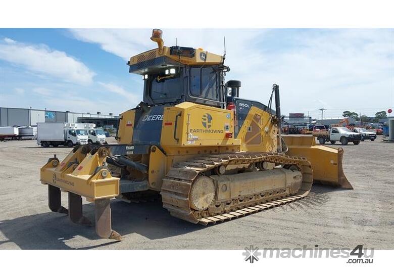 caption John Deere 850 WLT
