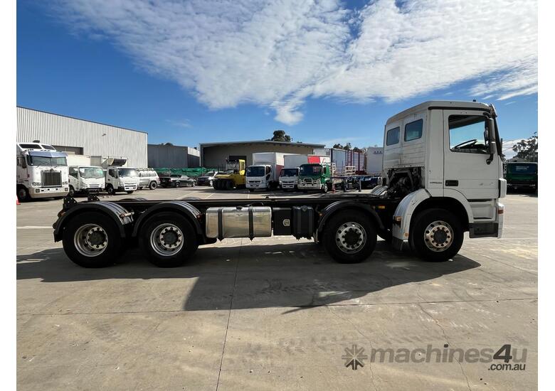 caption 2014 Mercedes Actros 3241 8x4 Cab Chassis