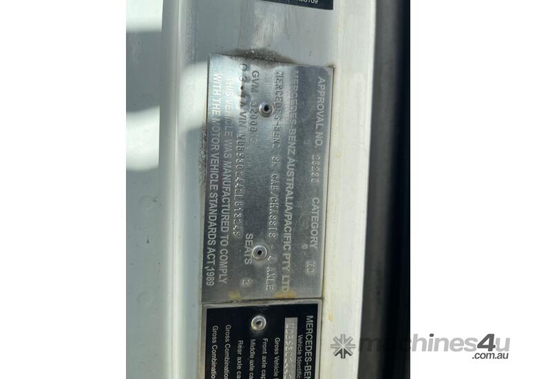caption 2014 Mercedes Actros 3241 8x4 Cab Chassis