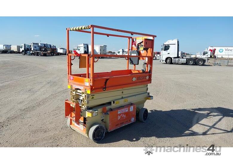 caption JLG R6
