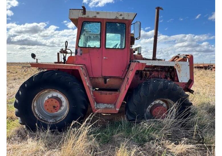 caption 4EWD Tractor