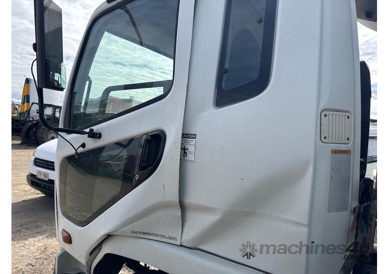 caption 2009 Mitsubishi Fuso Fighter FK600 Refrigerated Pantech