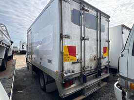2009 Mitsubishi Fuso Fighter FK600 Refrigerated Pantech - picture2' - Click to enlarge