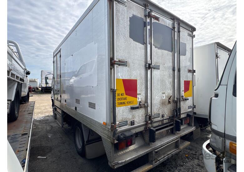 caption 2009 Mitsubishi Fuso Fighter FK600 Refrigerated Pantech
