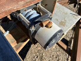 2006 Unbranded Trailer Tandem Axle Car Trailer - picture0' - Click to enlarge