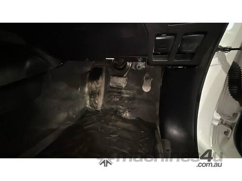 caption 2021 Toyota Hilux SR5 (4x4) Diesel Dual Cab Ute (Ex-Lease) (MY20)