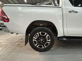 2021 Toyota Hilux SR5 (4x4) Diesel Dual Cab Ute (Ex-Lease) (MY20) - picture0' - Click to enlarge