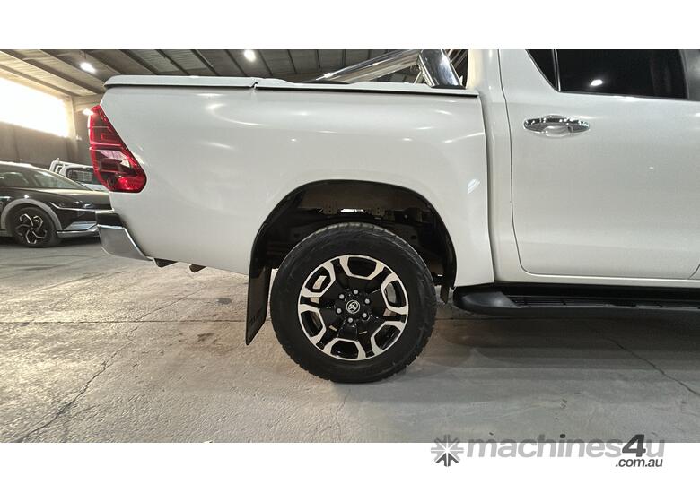 caption 2021 Toyota Hilux SR5 (4x4) Diesel Dual Cab Ute (Ex-Lease) (MY20)