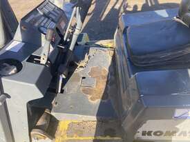 Komatsu FD70 Forklift - picture0' - Click to enlarge