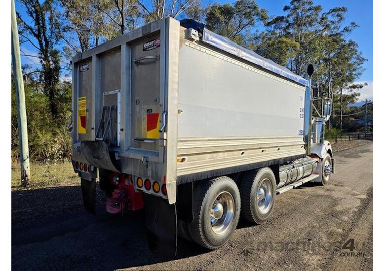 caption 2015 Kenworth T409 SAR tipper, Cummins ISXe5, 18sp, 4.7m body