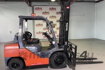 2015 TOYOTA 32-8FG30 6000mm 3 STAGE MAST FULL FORK POSITIONER 2015 TOYOTA 32-8FG30 6000mm 3 STAGE MAST FULL FORK POSITIONER