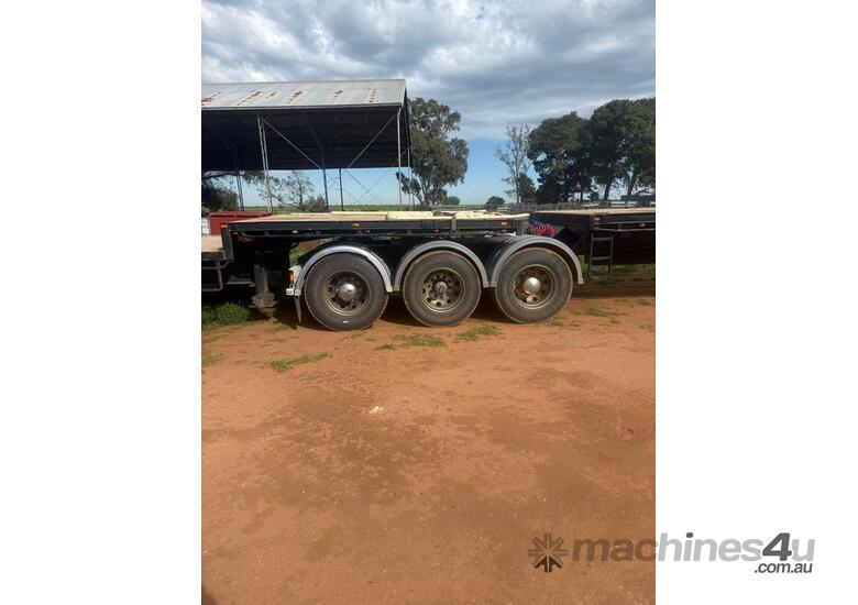 2004 Maxitrans A and B Double Trailers Black