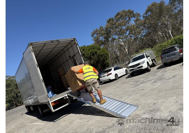 3M x 880mm 1600KG Capacity non Folding Walk Board Removalist Loading Ramp