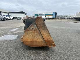 Manitou CBR1000 Bucket - picture0' - Click to enlarge