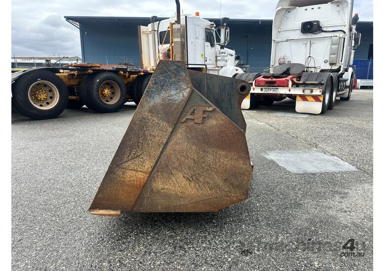 Manitou CBR1000 Bucket