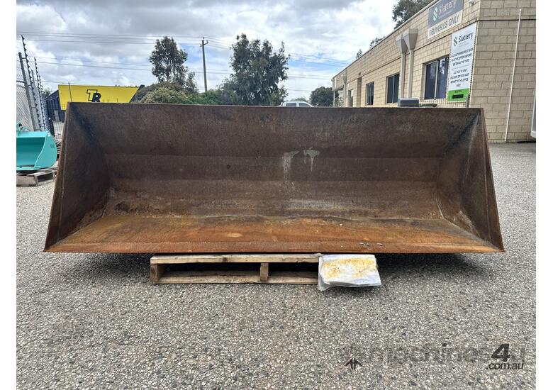 Manitou CBR1000 Bucket