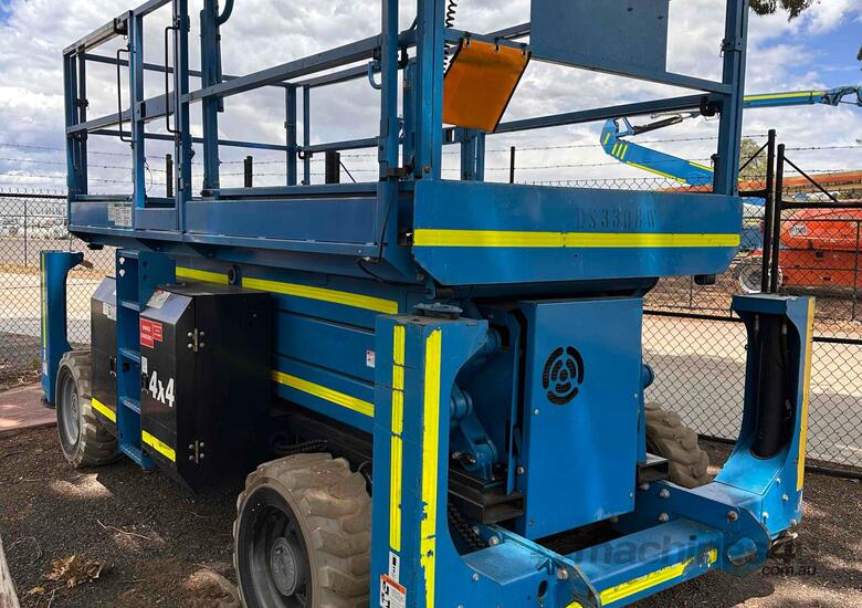 2018 Genie 33ft Dual Extension Deck RT Scissor Lift image 3
