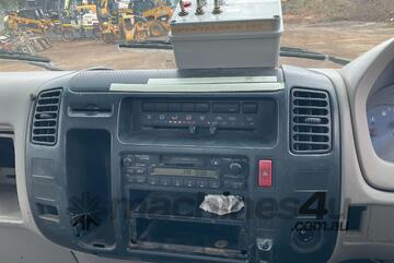 Hino 2002   DUTRO Asphalt Truck