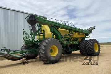 John Deere   C650 Tow Behind