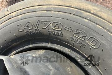 Advance 14/70-20 set of Tyres