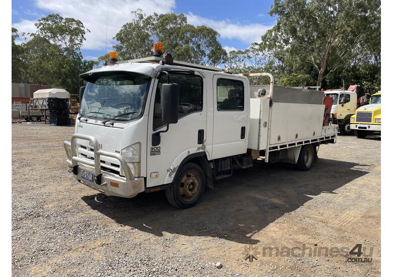 2010 Isuzu NPR 300 4x2 Service Truck