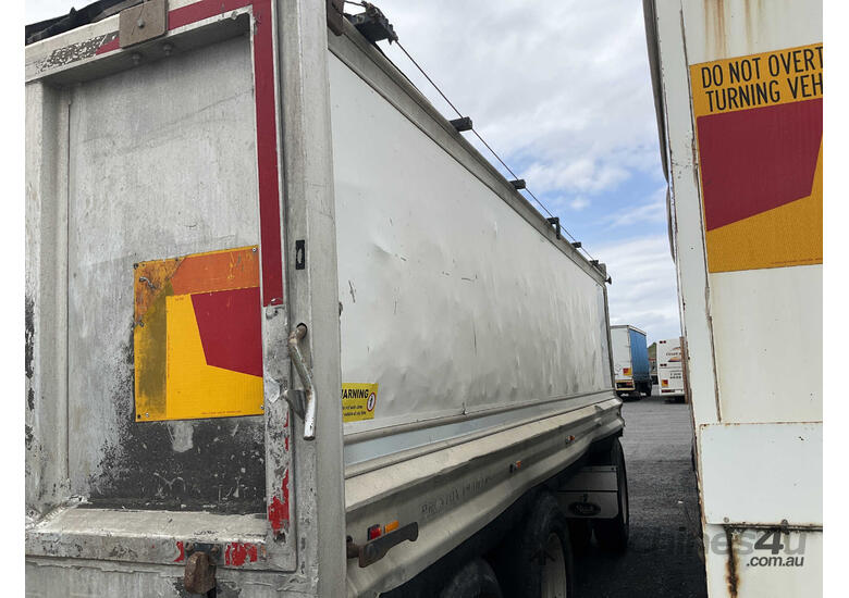 Preston Trailers Tandem Axle Tipping Trailer