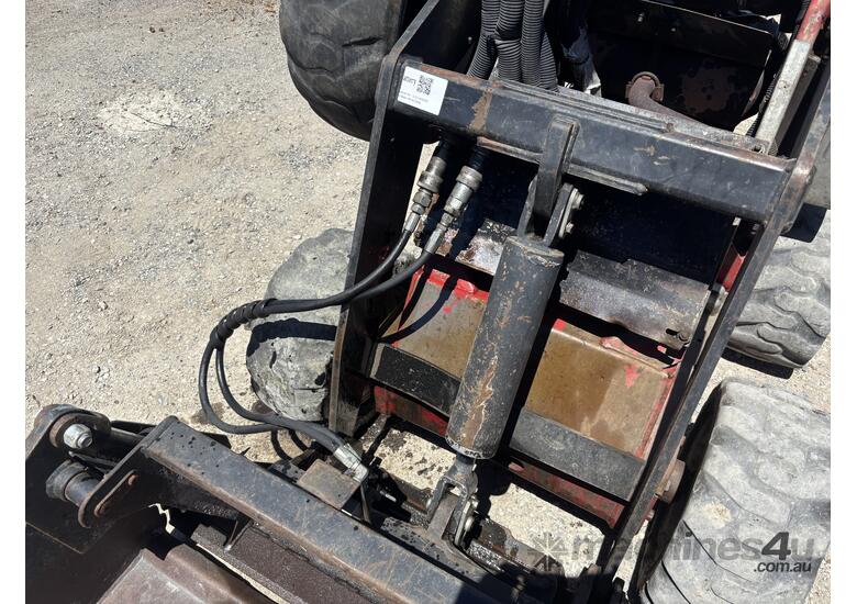 Toro Wheelmaster 323 Mini Digger