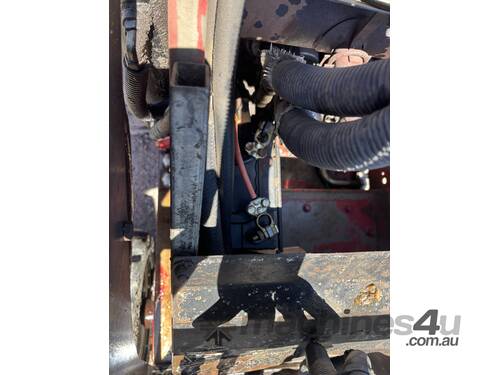 Toro Wheelmaster 323 Mini Digger